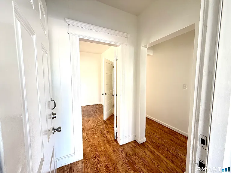 202 6th St #1 — Photo 9
