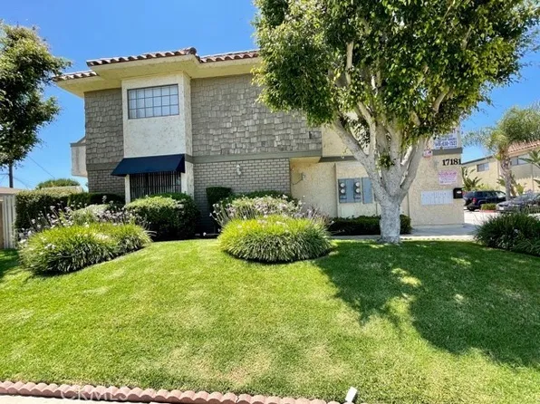 17181 Elm Ln APT 4, Huntington Beach, CA 92647