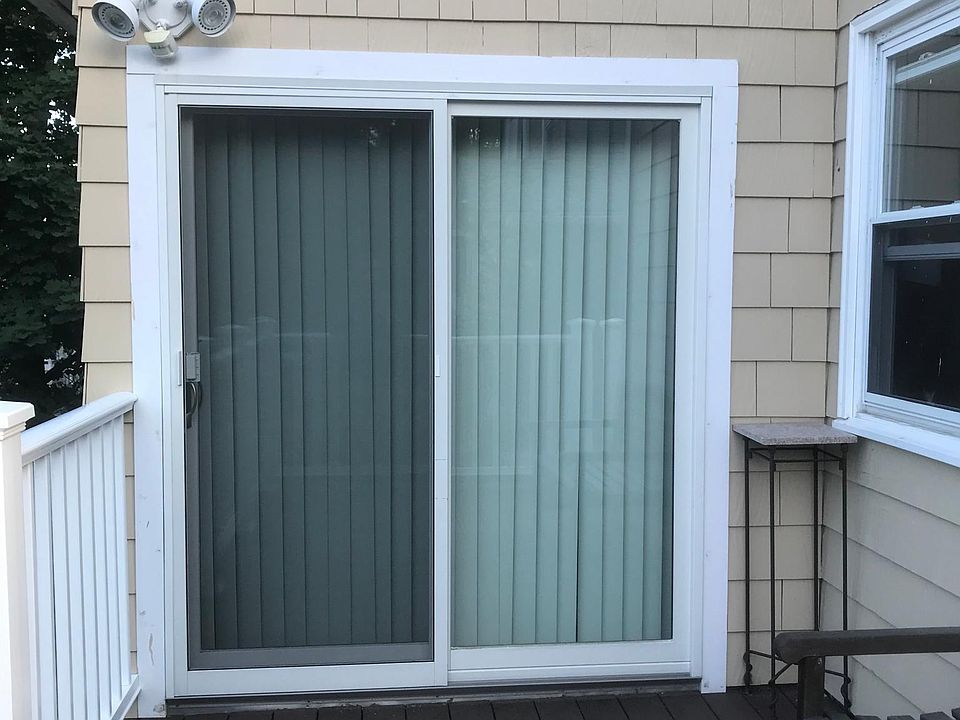 Sunroom entry from balcony
