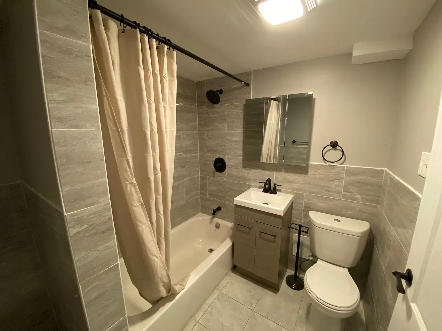 1 bed, $1,795 — Photo 3