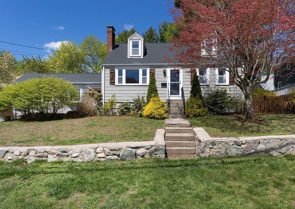 1st image of 15 Mayflower Rd