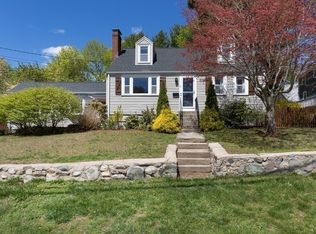 15 Mayflower Rd, Norwood, MA 02062