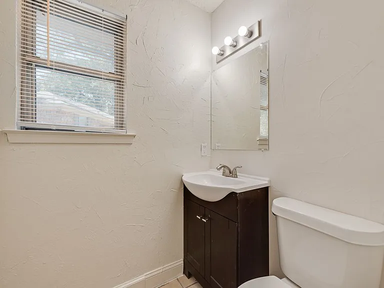 8308 Oak Ct #B — Photo 12
