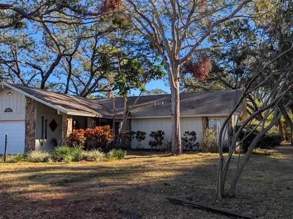 2033 Aaron Pl, Clearwater, FL 33760