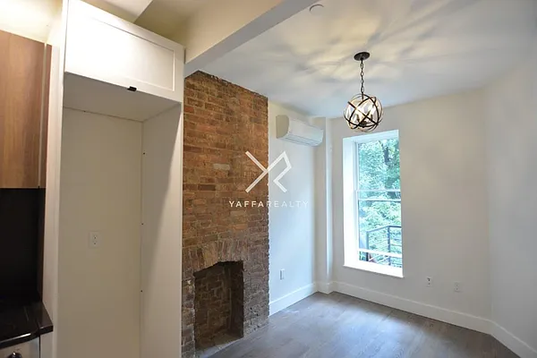 Rented by Yaffa Realty LLC | media 35