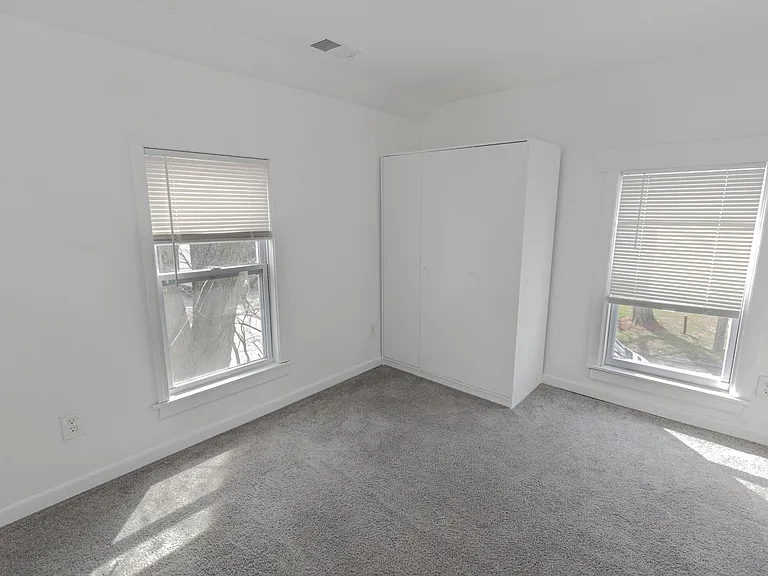125 Bell St #B — Photo 11