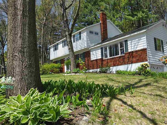 2nd image of 23 Tamarack Ln