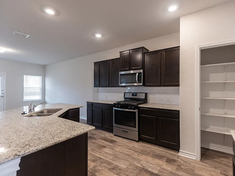 9819 Bratten Rise — Photo 10