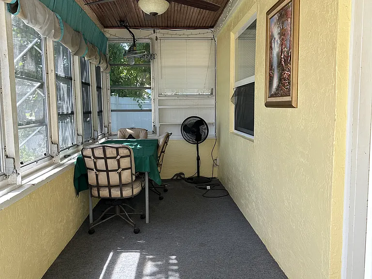 1355 Hiawatha Ave — Photo 2