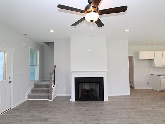 5th image of 30 Sawyer Mill Dr