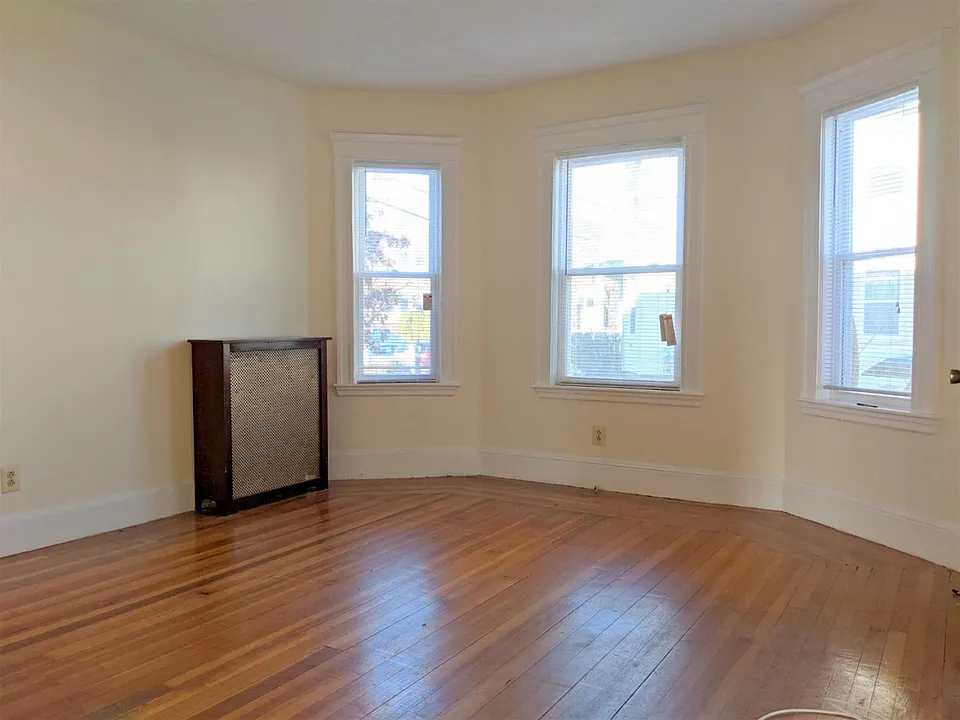 246 Harvard St #2