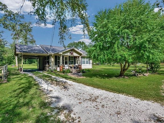 2nd image of 635 Oscar Berry Rd