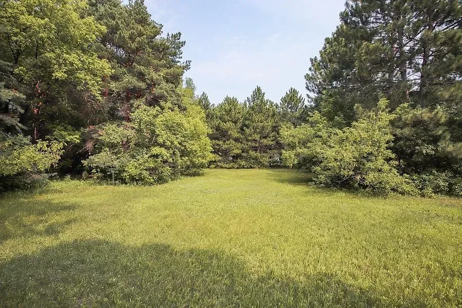 4 bed, 1881 sqft, $2,400 — Photo 4
