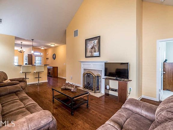 2nd image of 6921 Creekstone Pl