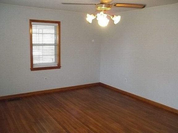4th image of 1065 Tennessee St