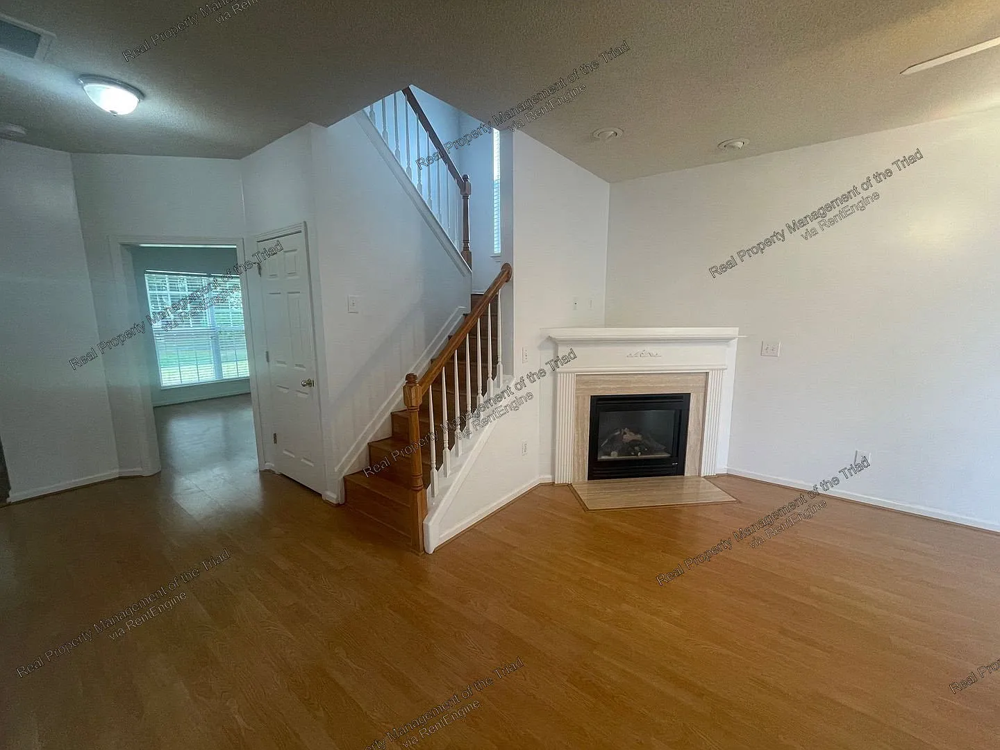3 bed, 2.5 bath, 1714 sqft, $1,995 — Photo 4