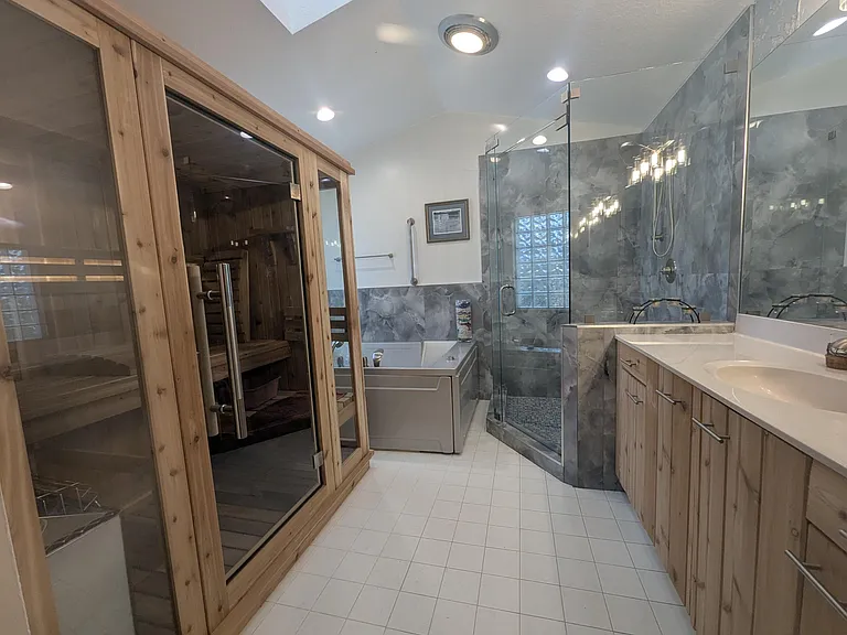 16461 Riverwind Dr — Photo 23