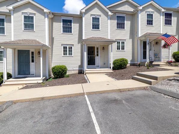 148 Mathewson Street #204, Griswold, CT 06351