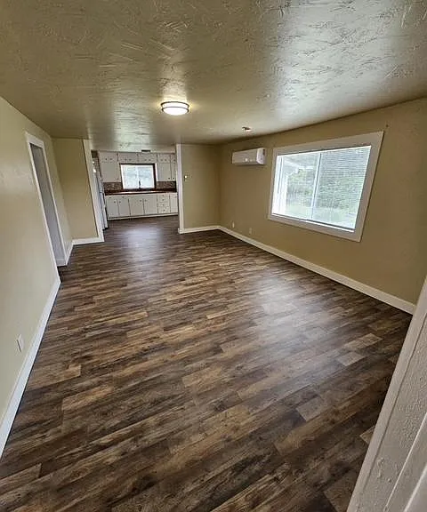 150 NE 4th Ave — Photo 12