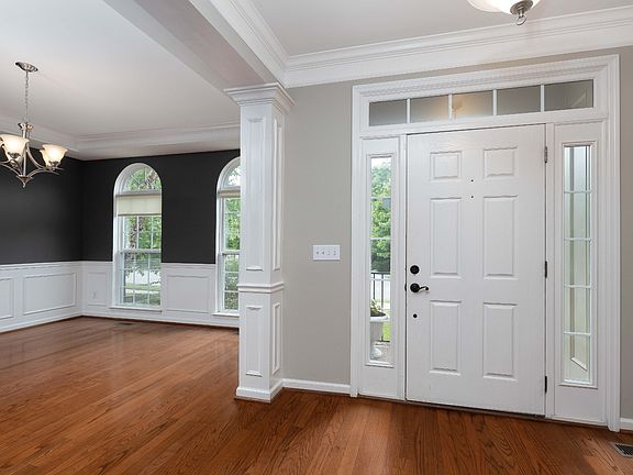 4th image of 1204 Beech Hollow Dr