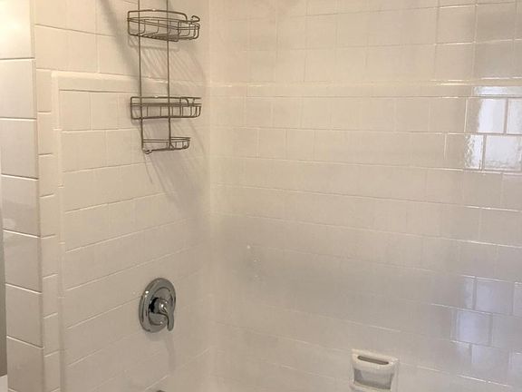 5th image of 7607 Fountain Ave APT 10
