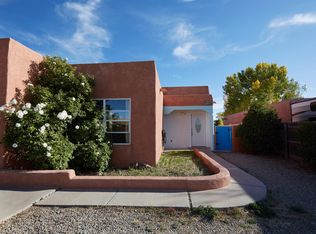 943 Vuelta Del Sur, Santa Fe, NM 87507