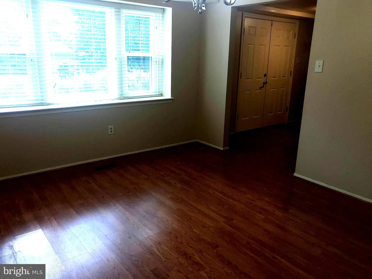 4 bed, 2.5 bath, 2231 sqft, $3,900 — Photo 2