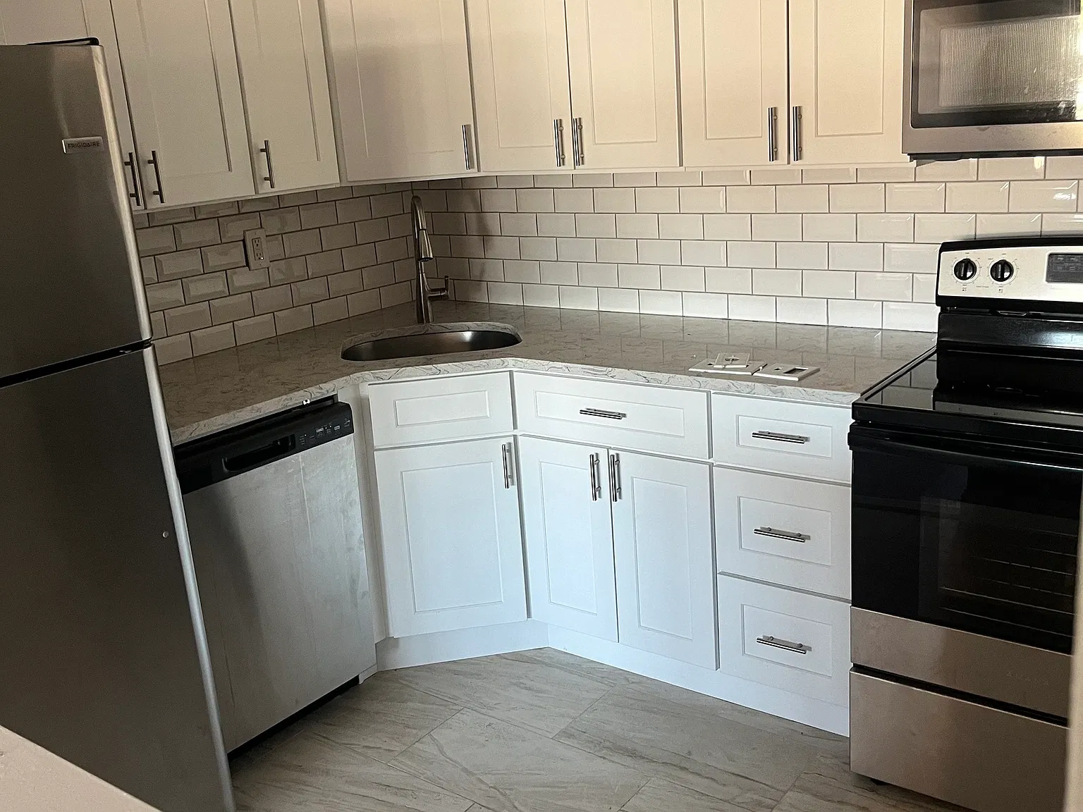 1 bed, 1.0 bath, 700 sqft, $1,550 — Photo 3