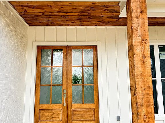 2nd image of 221 E Justice Rd
