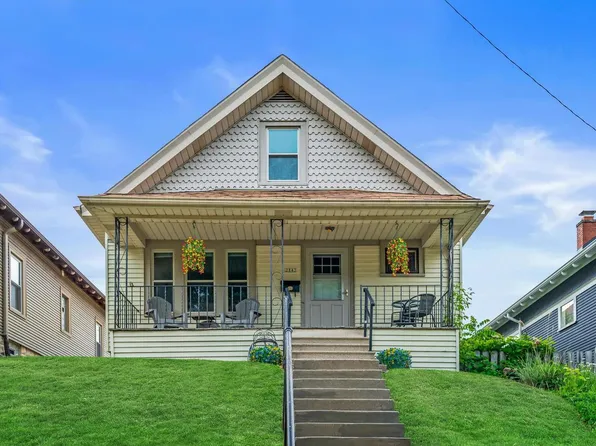 2843 S Linebarger TERRACE, Milwaukee, WI 53207