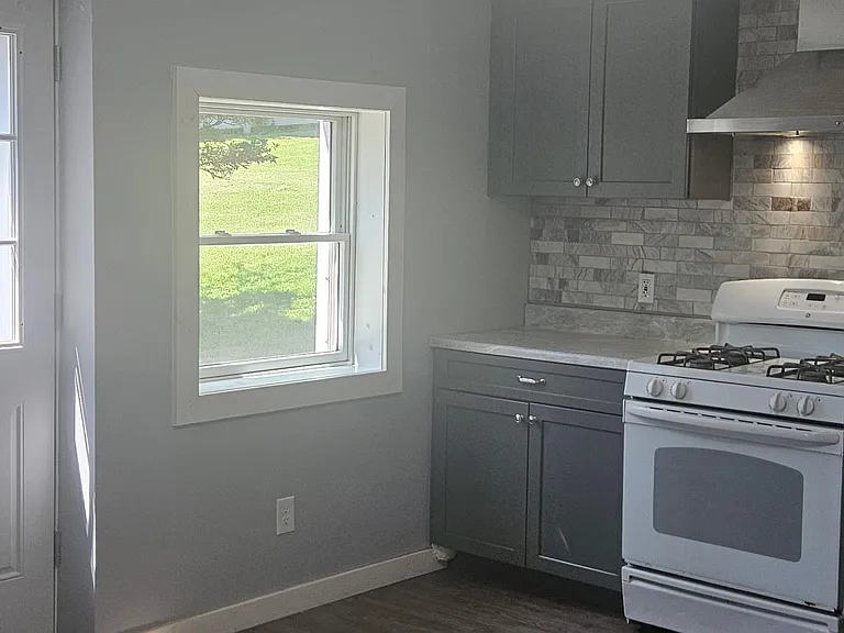 105 Ridge Rd #1 — Photo 6