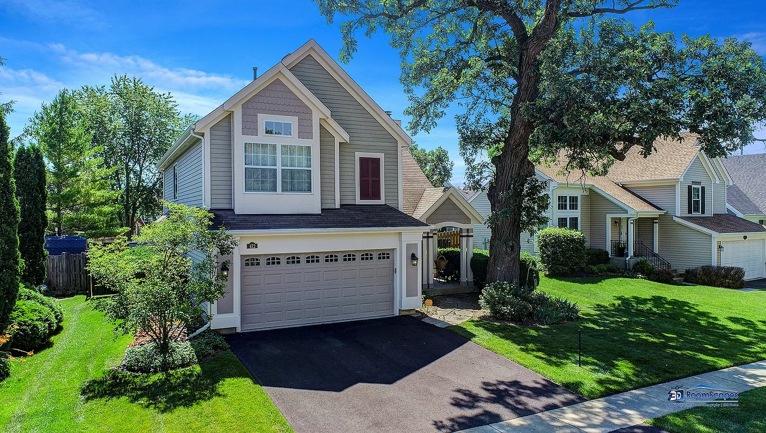 472 Lexington Ln photo 1