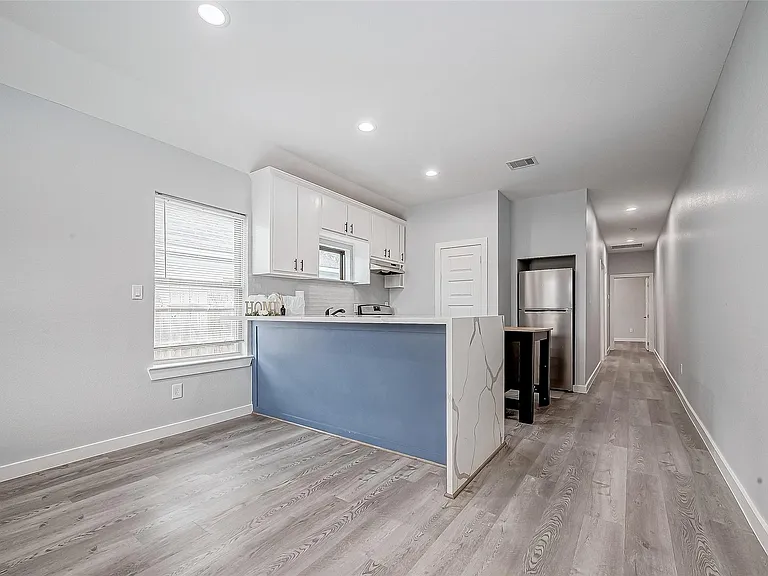 6725 Avenue K #B — Photo 10