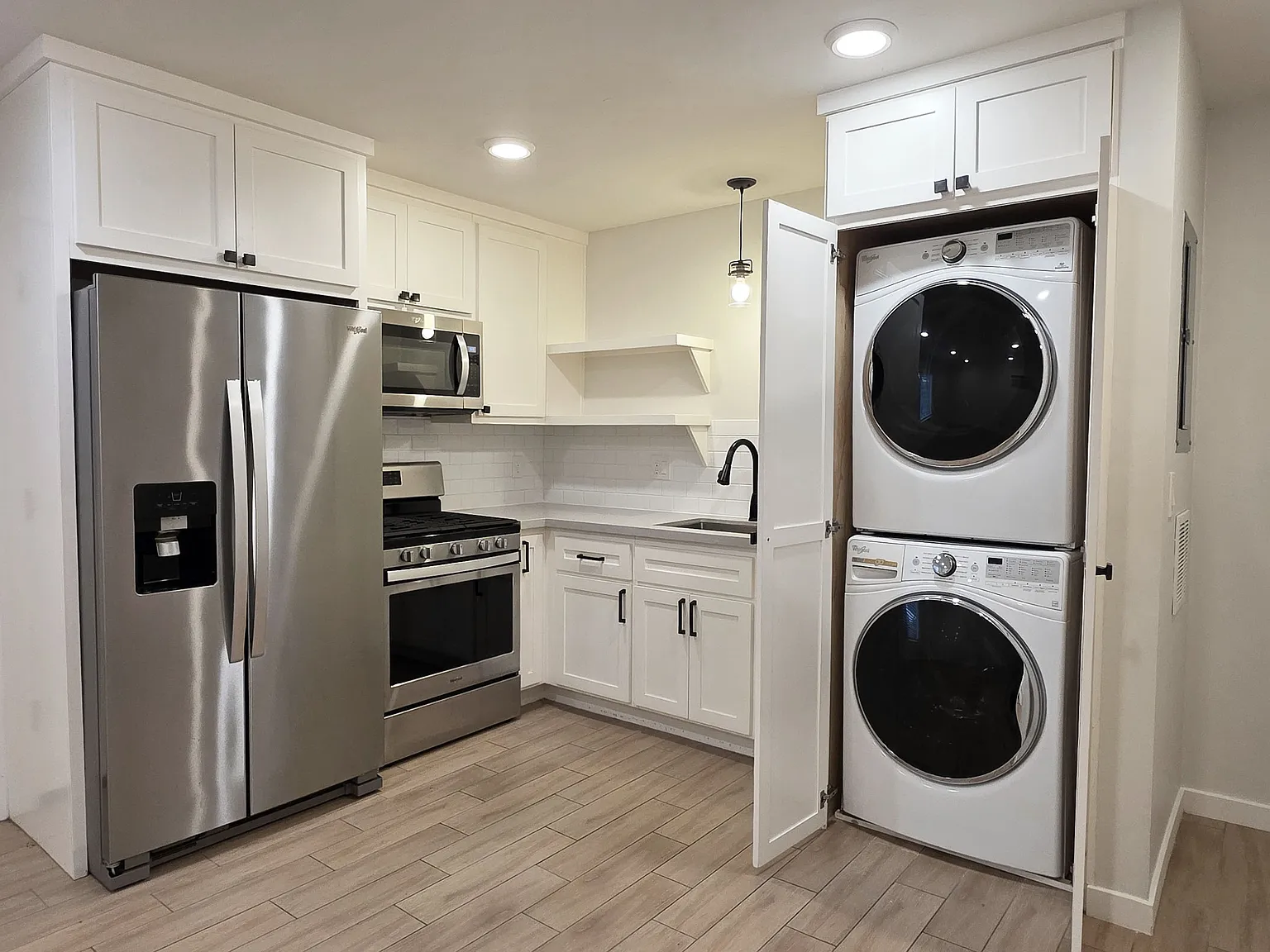 2 bed, 623 sqft, $1,895 — Photo 3