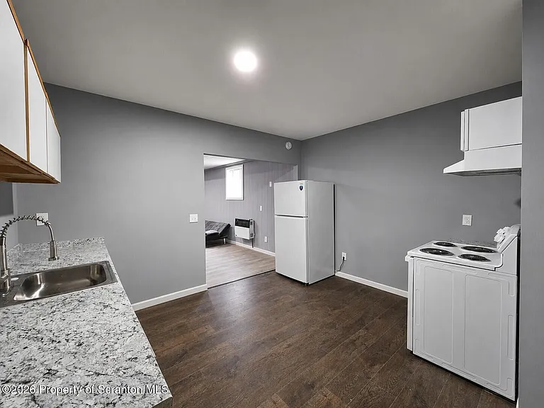119 N River St #B — Photo 4