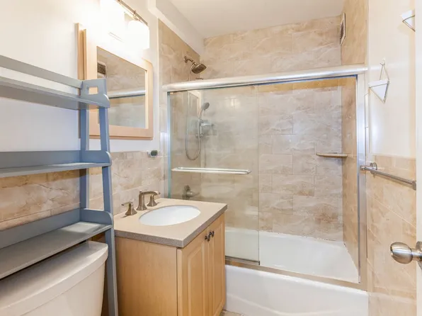 70-25 Yellowstone Boulevard image 15 of 35