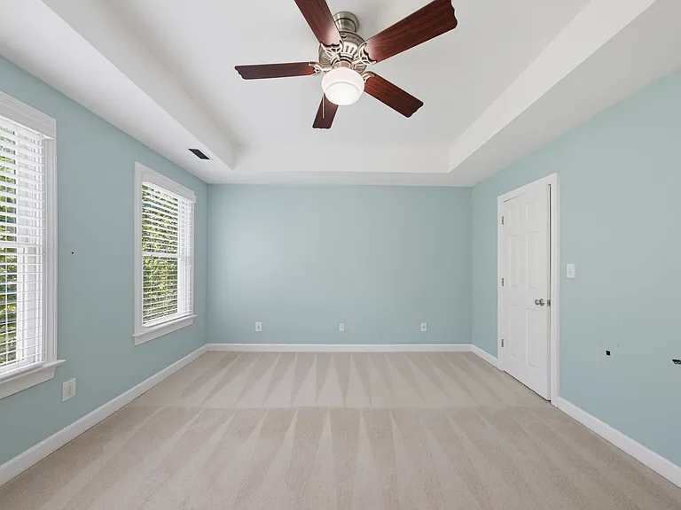 102 Parkside Cir — Photo 34