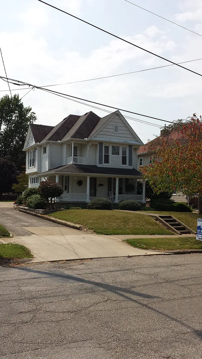 431 W Washington St photo 1