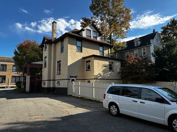 39 Bartholdi Ave