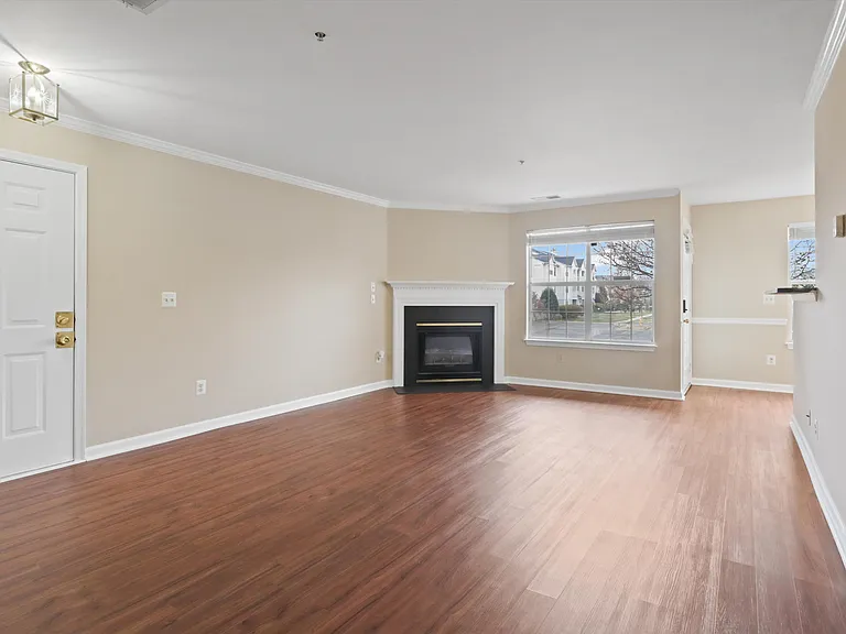 8058 Lisle Dr #101 — Photo 2