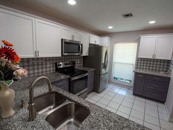 3rd image of 325 Colony Lane #B