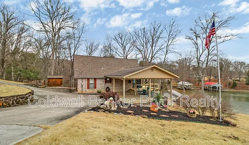 165 Lakeshore Ct Photo 1