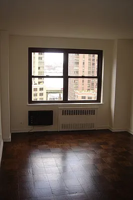 Sold by Metropolitan Res. Partners | media 1