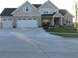 5633 N Rosemary Dr, Appleton, WI 54913