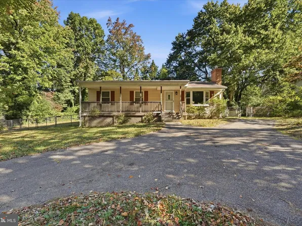 5730 Long Beach Dr, Saint Leonard, MD 20685