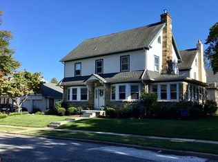 811 Darby Rd, Havertown, PA 19083