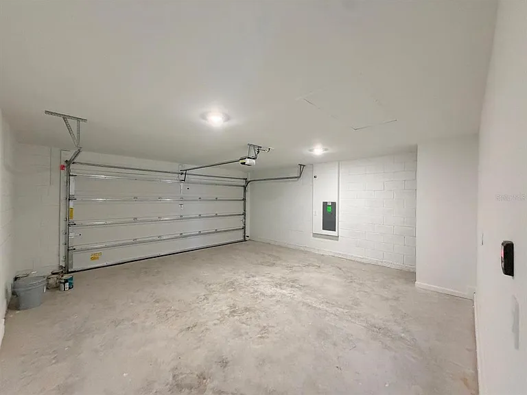 4746 Katrina Dr — Photo 25