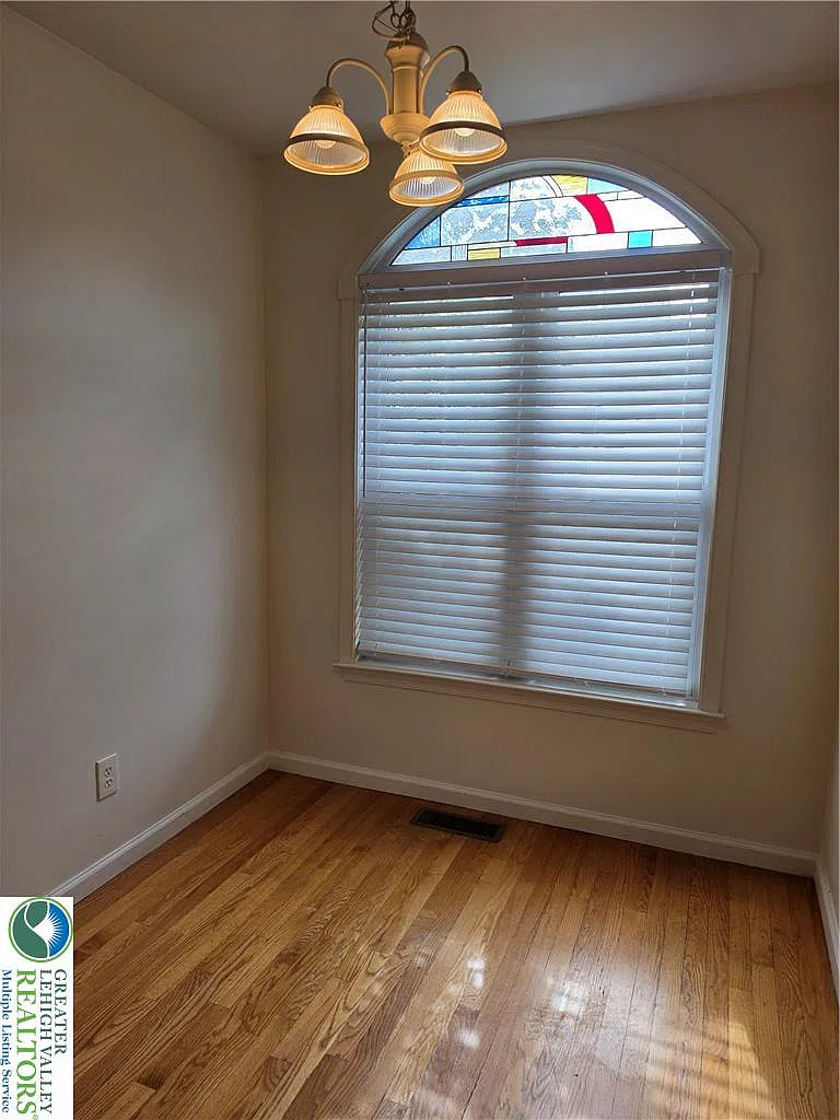 3 bed, 2.5 bath, 1658 sqft, $2,550 — Photo 3