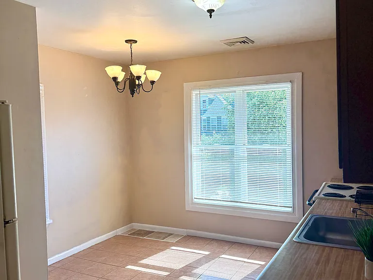 14 Clinton Ave #2 — Photo 5