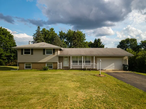 5216 Oakvale St SW, Canton, OH 44706